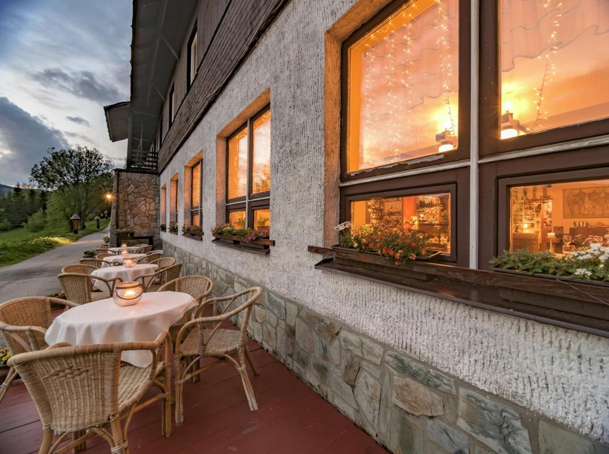 Hotel Hromovka ชปินด์เลอรูฟ มลิน ภายนอก รูปภาพ