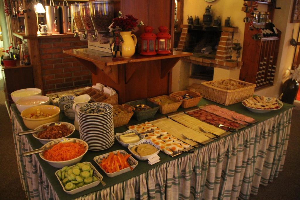 Hotel Hromovka ชปินด์เลอรูฟ มลิน ภายนอก รูปภาพ