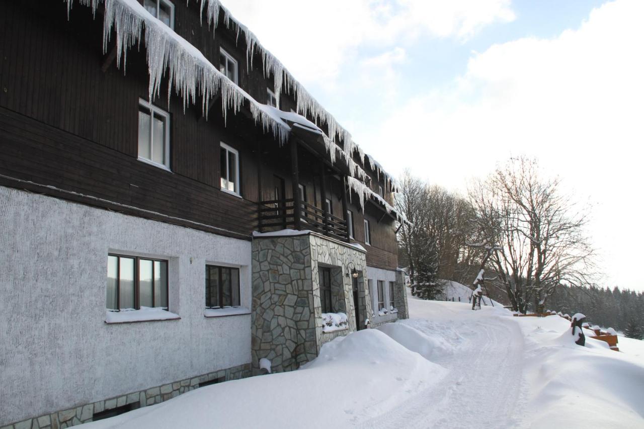 Hotel Hromovka ชปินด์เลอรูฟ มลิน ภายนอก รูปภาพ